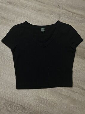 wild fable Black V-Neck Short Sleeve Crop Top